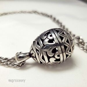 James Avery Sterling Silver Scrolled Easter Egg Pendant on chain RETIRED